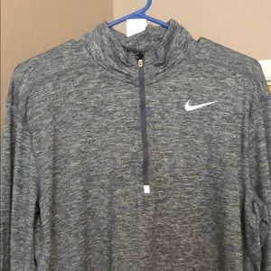 Like new Nike dri-fit pullover half zip